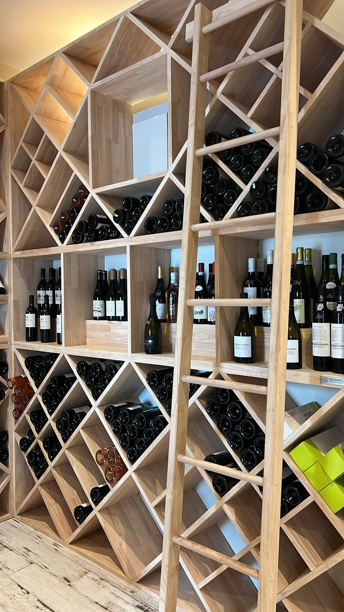 Meuble à vin – espace de dégustation